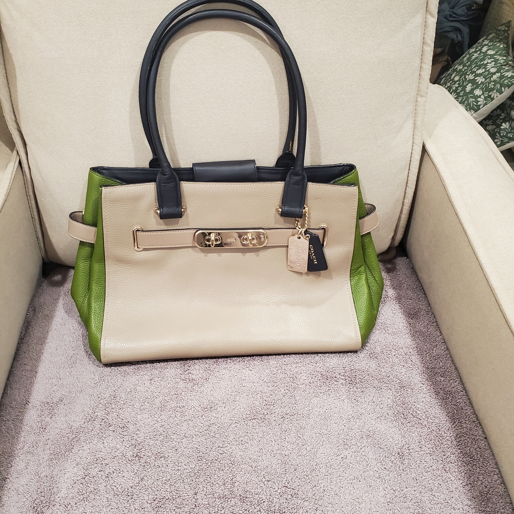 Coach Swagger Satchel. Pebble Leather Bag